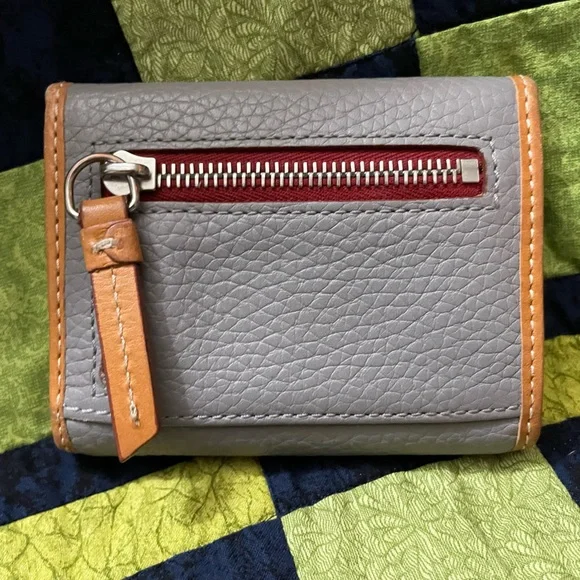 Final sale Dooney & Bourke Gray Leather Wallet - Picture 9 of 10